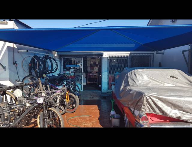 200M² BUSINESS TO LET IN BELLVILLE CENTRAL